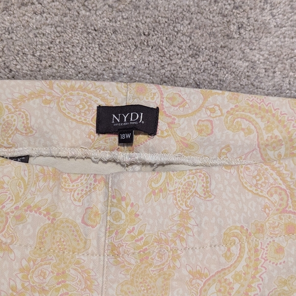 NYDJ Pull-On Wide-Leg Capri Jeans- Darcy Paisley - Picture 8 of 15